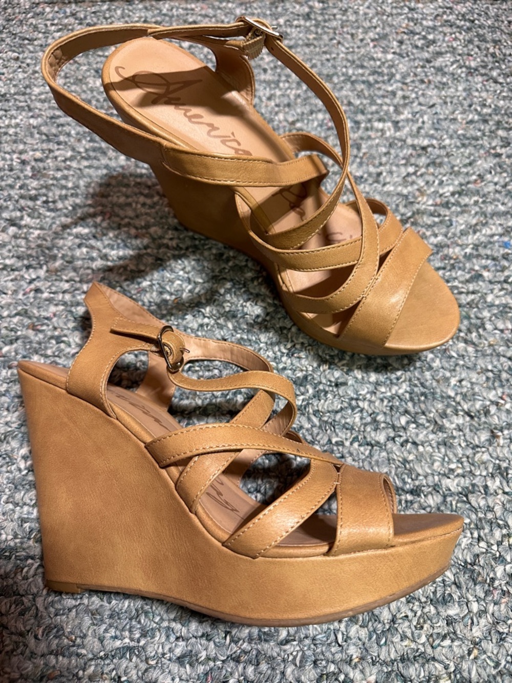 Y2K Tuscan Style American Rag Tan Strappy Wedge Sandals